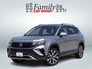 Used 2024 Volkswagen Taos SE image 1
