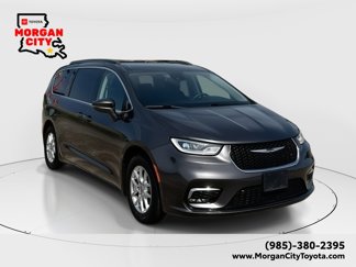 Used 2022 Chrysler Pacifica Touring-L image 1