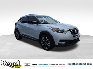 Used 2018 Nissan Kicks SR image 1