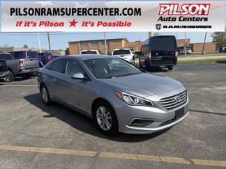 Used 2017 Hyundai Sonata SE image 1