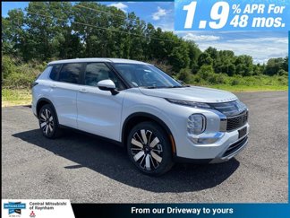 New 2025 Mitsubishi Outlander AWD image 1