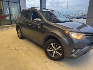 Used 2018 Toyota RAV4 XLE image 1