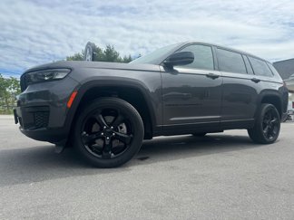 Used 2022 Jeep Grand Cherokee L Laredo image 1