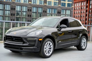 Used 2025 Porsche Macan image 1