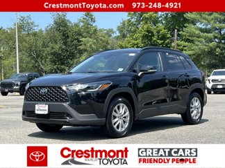 Certified 2022 Toyota Corolla Cross LE image 1