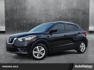 Used 2019 Nissan Kicks S image 1