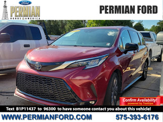 Used 2022 Toyota Sienna XSE image 1