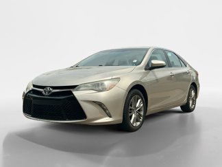 Used 2016 Toyota Camry SE image 1