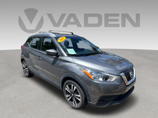 Used 2019 Nissan Kicks SV image 1