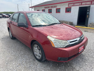 Used 2010 Ford Focus SE image 1