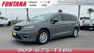 Certified 2023 Chrysler Pacifica Touring-L image 1