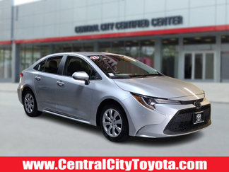 Used 2022 Toyota Corolla LE image 1