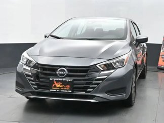 Used 2024 Nissan Versa SV image 1