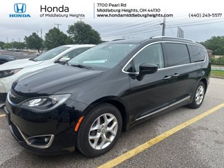 Used 2017 Chrysler Pacifica Touring-L Plus w/ Advanced Safetytec Group image 1
