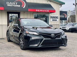 Used 2022 Toyota Camry SE image 1