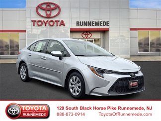 Certified 2022 Toyota Corolla LE image 1
