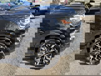 Used 2017 Ford Explorer Platinum video 2