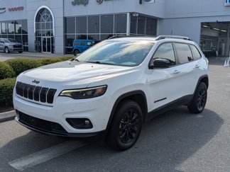 Certified 2023 Jeep Cherokee Altitude Lux image 1