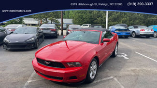 Used 2010 Ford Mustang Convertible image 1