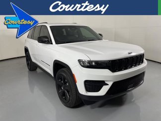 New 2025 Jeep Grand Cherokee Altitude image 1