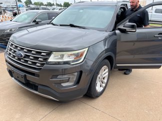 Used 2017 Ford Explorer XLT w/ Equipment Group 202A image 1