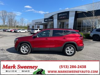 Used 2022 GMC Terrain SLE w/ Driver Convenience Package image 1