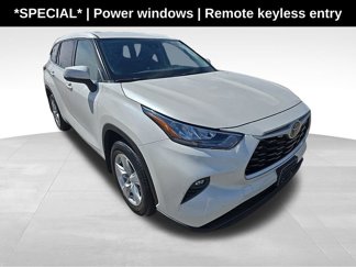 Used 2020 Toyota Highlander LE image 1