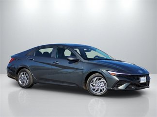 New 2024 Hyundai Elantra SEL image 1