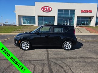 New 2025 Kia Soul LX image 1