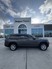 Used 2023 Jeep Grand Cherokee L Laredo image 1