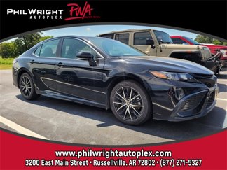 Used 2023 Toyota Camry SE image 1