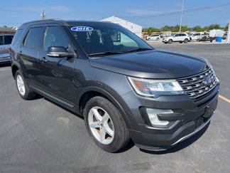 Used 2016 Ford Explorer XLT image 1
