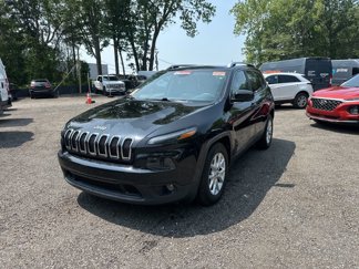 Used 2017 Jeep Cherokee Latitude image 1