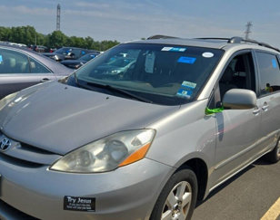 Used 2008 Toyota Sienna XLE Limited image 1