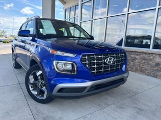 Used 2023 Hyundai Venue SEL image 1