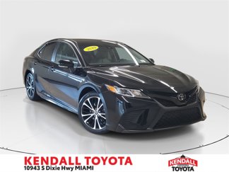 Used 2019 Toyota Camry SE image 1
