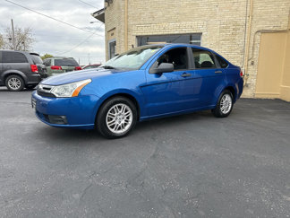 Used 2010 Ford Focus SE image 1