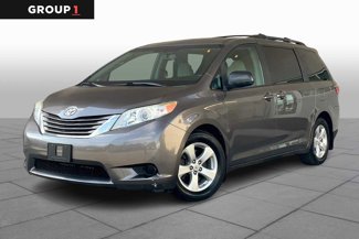 Used 2016 Toyota Sienna LE image 1