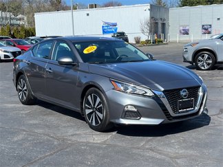 Used 2022 Nissan Altima 2.5 SV w/ SV Premium Package image 1