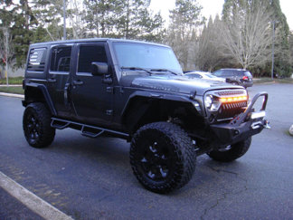 Used 2017 Jeep Wrangler Unlimited Rubicon w/ Connectivity Group image 1