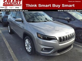 Used 2019 Jeep Cherokee Latitude w/ Popular Appearance Group image 1