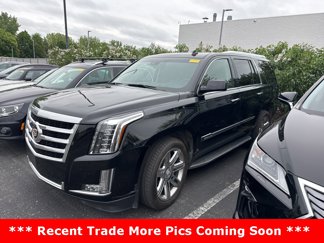 Used 2015 Cadillac Escalade Luxury image 1