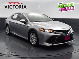 Used 2019 Toyota Camry LE image 1