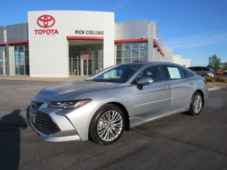 Used 2022 Toyota Avalon Limited image 1