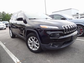 Used 2017 Jeep Cherokee Latitude w/ Cold Weather Group image 1