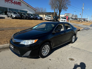 Used 2012 Toyota Camry LE image 1