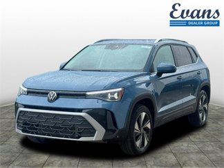 New 2025 Volkswagen Taos SE image 1