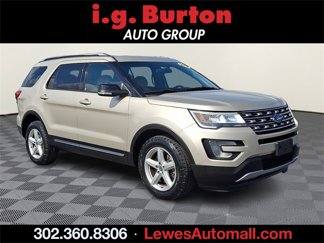 Used 2017 Ford Explorer XLT image 1
