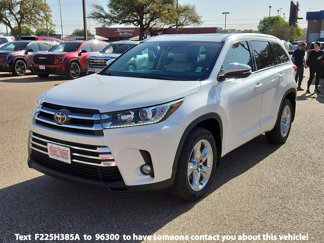Used 2017 Toyota Highlander Limited image 1