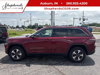 Used 2023 Jeep Grand Cherokee 4WD 4xe image 1
